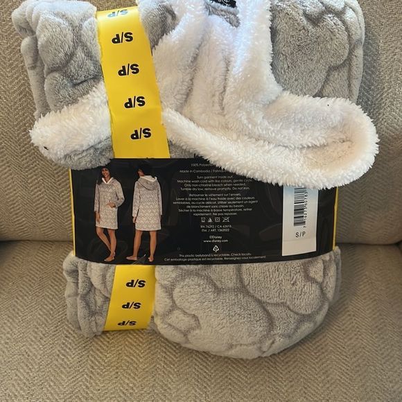 Disney Mickey & Minnie Lounger with Cozy
Hood / Grey (SM/M/L/XL/XXL) NWT - Picture 4 of 9